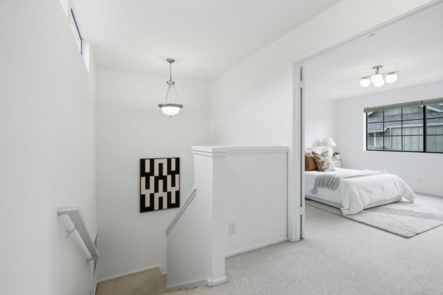 537 E McKinley Avenue B, Sunnyvale, CA 94086