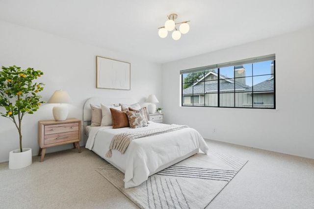 537 E McKinley Avenue B, Sunnyvale, CA 94086