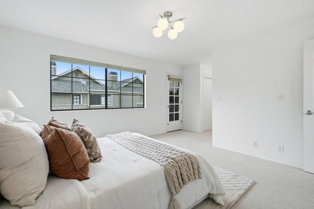 537 E McKinley Avenue B, Sunnyvale, CA 94086