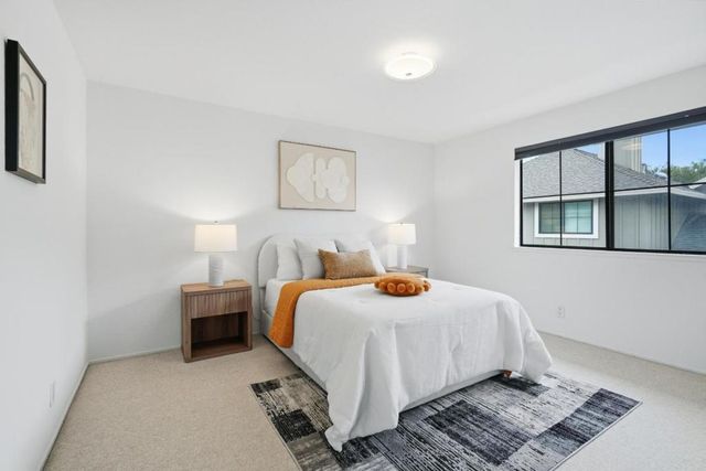 537 E McKinley Avenue B, Sunnyvale, CA 94086