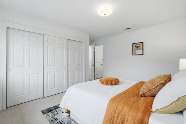 537 E McKinley Avenue B, Sunnyvale, CA 94086