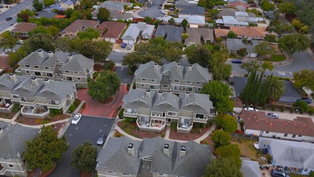 537 E McKinley Avenue B, Sunnyvale, CA 94086