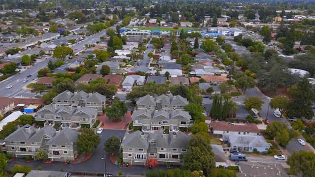 537 E McKinley Avenue B, Sunnyvale, CA 94086