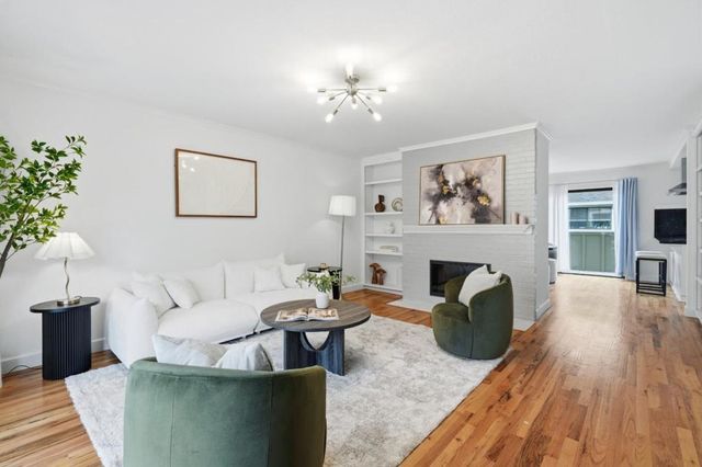 537 E McKinley Avenue B, Sunnyvale, CA 94086