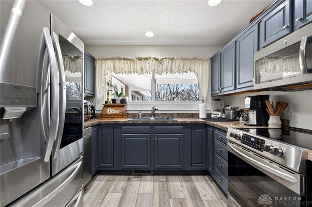 921 Hickory Lane, Troy, OH 45373