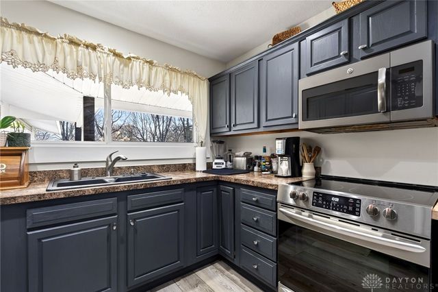 921 Hickory Lane, Troy, OH 45373