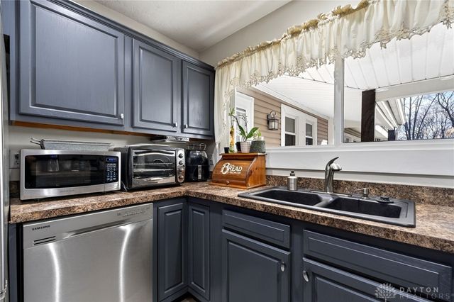 921 Hickory Lane, Troy, OH 45373