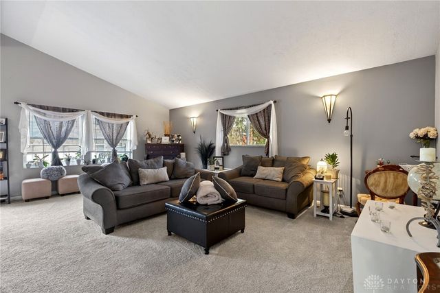 921 Hickory Lane, Troy, OH 45373