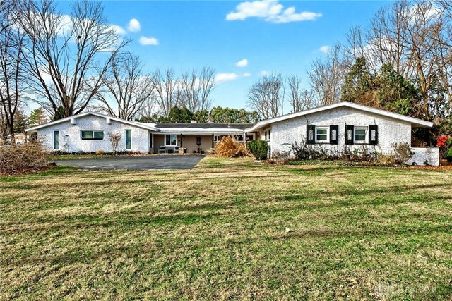 921 Hickory Lane, Troy, OH 45373