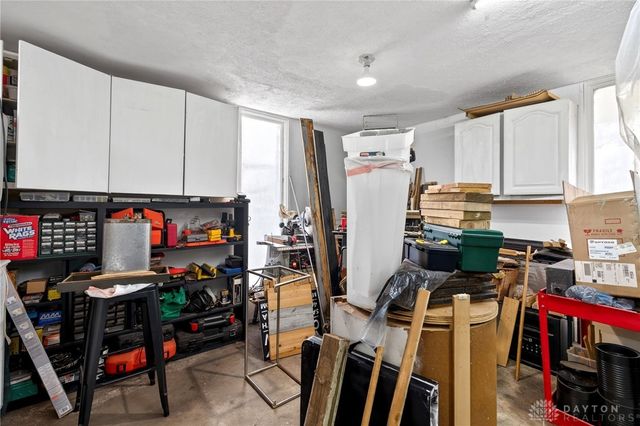 921 Hickory Lane, Troy, OH 45373