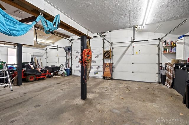 921 Hickory Lane, Troy, OH 45373