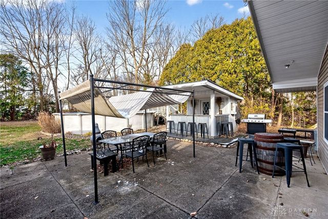 921 Hickory Lane, Troy, OH 45373