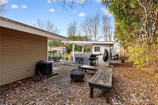 921 Hickory Lane, Troy, OH 45373