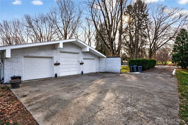 921 Hickory Lane, Troy, OH 45373