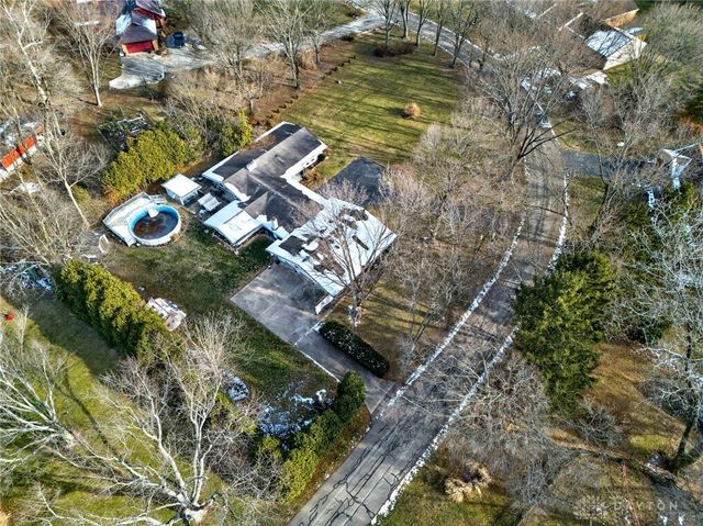 921 Hickory Lane, Troy, OH 45373