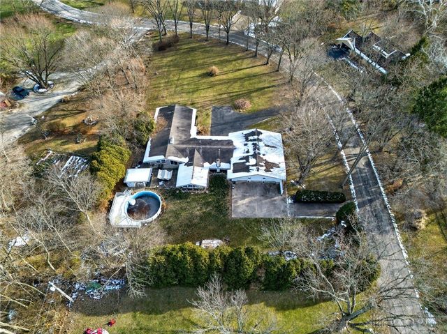 921 Hickory Lane, Troy, OH 45373