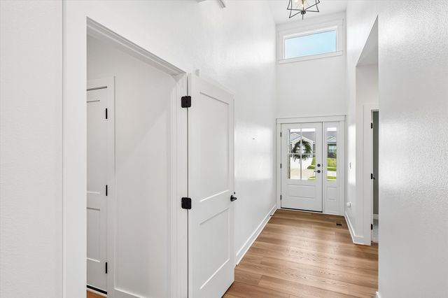 875 NW Frescott Circle, Waukee, IA 50263