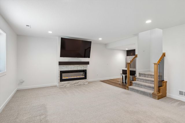 875 NW Frescott Circle, Waukee, IA 50263