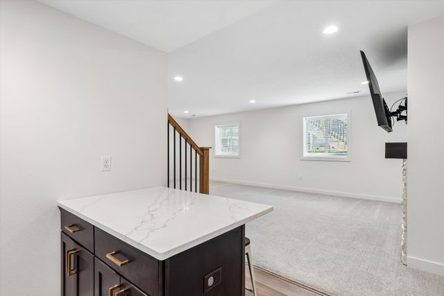 875 NW Frescott Circle, Waukee, IA 50263