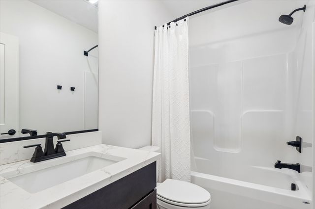 875 NW Frescott Circle, Waukee, IA 50263