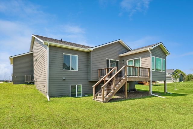 875 NW Frescott Circle, Waukee, IA 50263