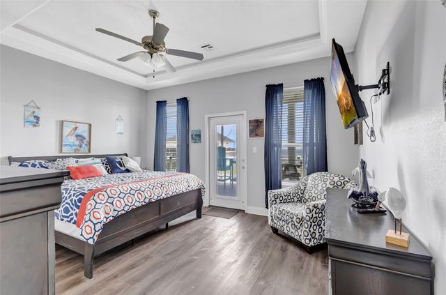 761 Bolivar Dunes Boulevard, Gilchrist, TX 77617