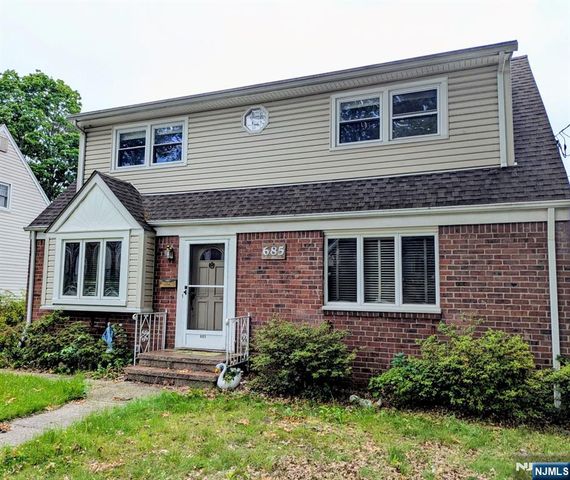 685 Grant Terrace, Teaneck, NJ 07666