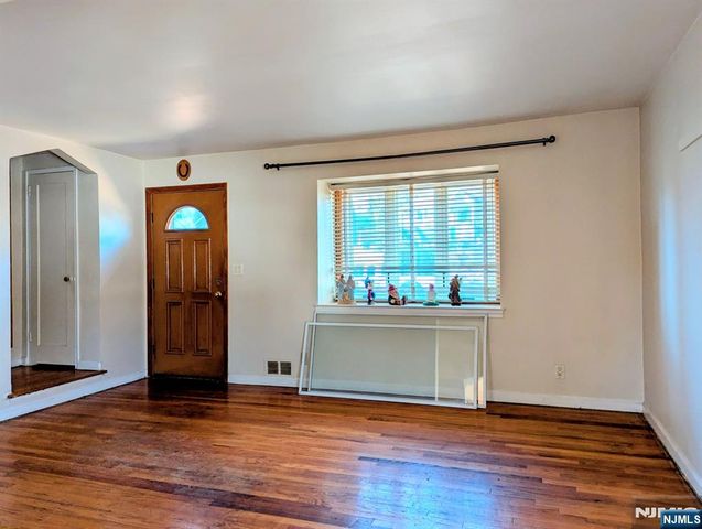 685 Grant Terrace, Teaneck, NJ 07666