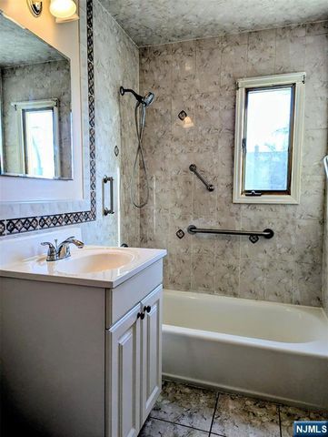 685 Grant Terrace, Teaneck, NJ 07666