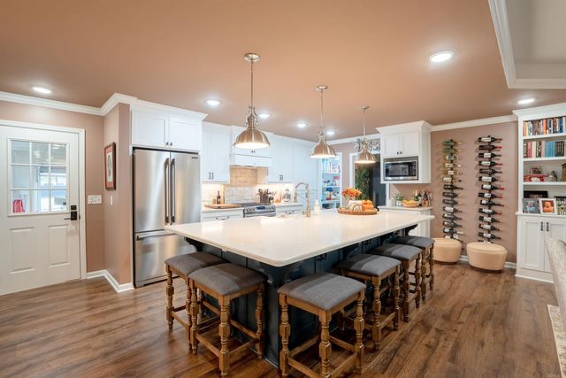 1 Robinwood Drive, Searcy, AR 72143