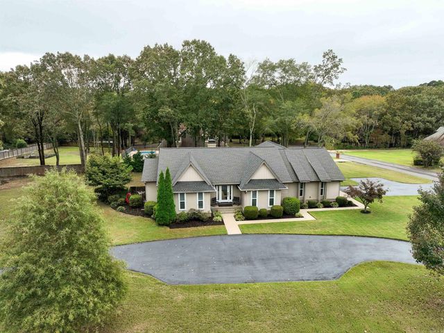 1 Robinwood Drive, Searcy, AR 72143