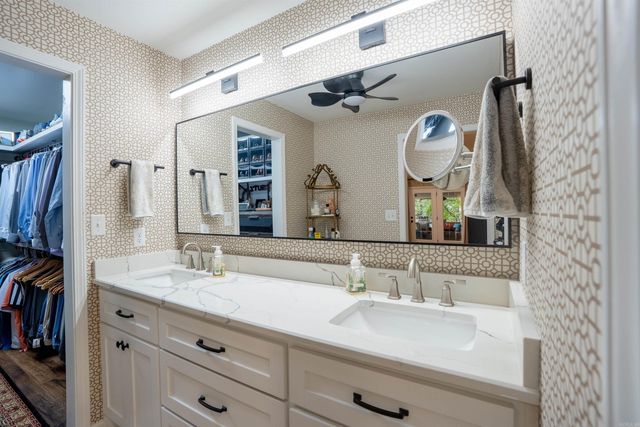 1 Robinwood Drive, Searcy, AR 72143