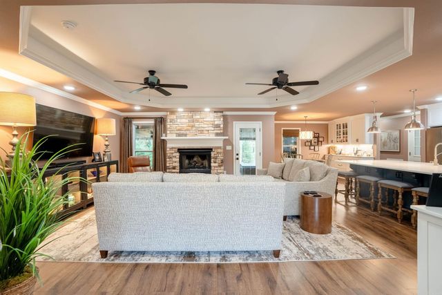 1 Robinwood Drive, Searcy, AR 72143