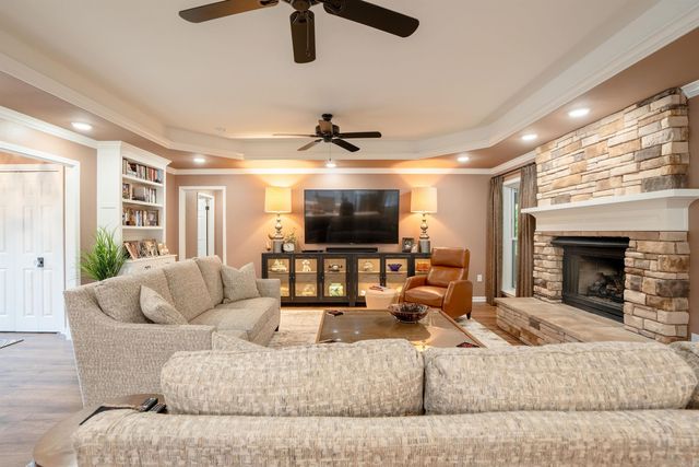 1 Robinwood Drive, Searcy, AR 72143