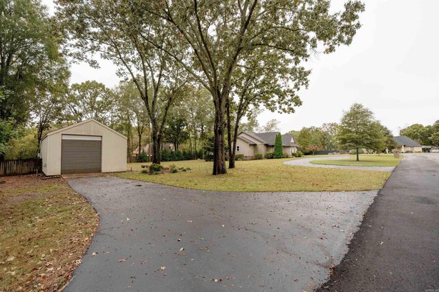 1 Robinwood Drive, Searcy, AR 72143