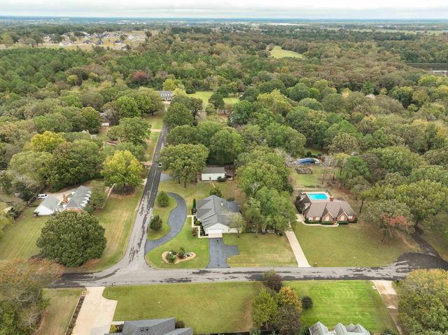 1 Robinwood Drive, Searcy, AR 72143