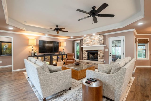 1 Robinwood Drive, Searcy, AR 72143