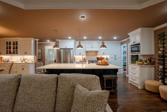 1 Robinwood Drive, Searcy, AR 72143