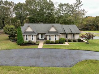 1 Robinwood Drive, Searcy, AR 72143