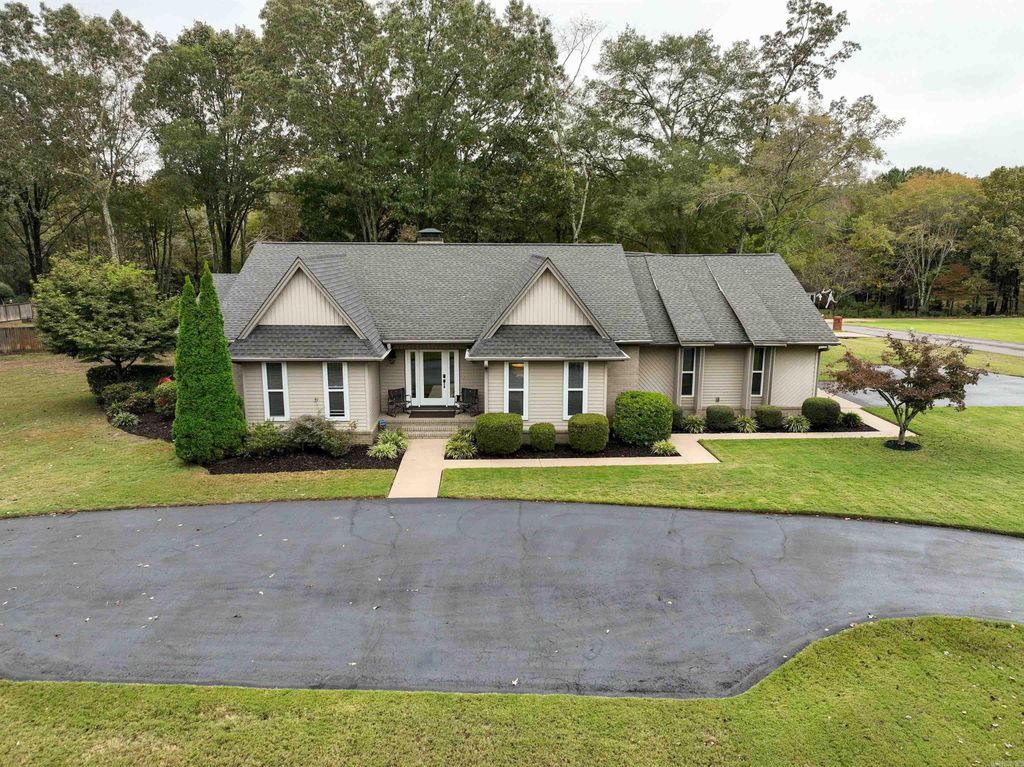 1 Robinwood Drive, Searcy, AR 72143