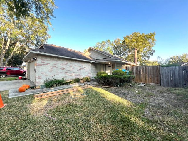 14014 Clear Forest Drive, Sugar Land, TX 77498