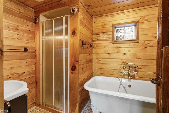 7219 Big Trail Road, Holly, MI 48442