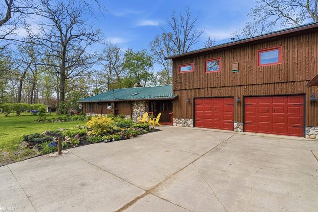 7219 Big Trail Road, Holly, MI 48442
