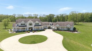2122 Grange Road, Oronoko Twp, MI 49107