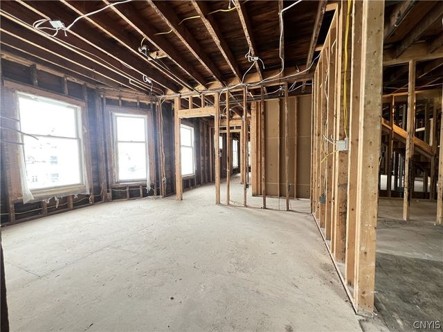 240 Kirk Avenue 44, Syracuse, NY 13205