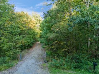 1135 N Mahoning Portage Co Line Road, Lake Milton, OH 44429