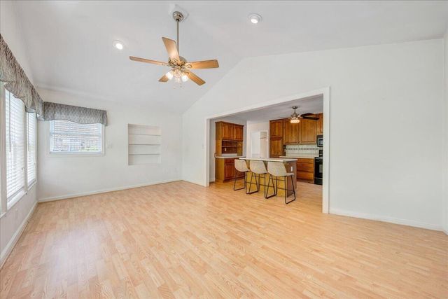 1602 Glenwood CIR, Roanoke, VA 24014
