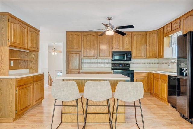 1602 Glenwood CIR, Roanoke, VA 24014
