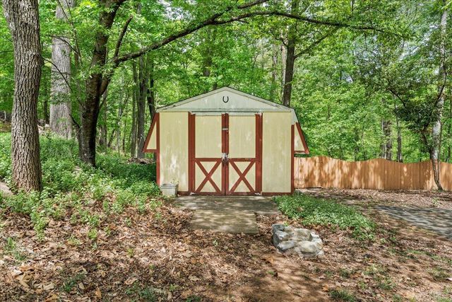 1602 Glenwood CIR, Roanoke, VA 24014