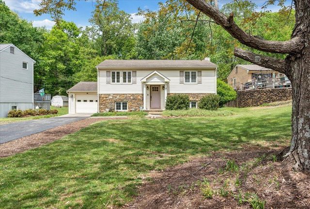 1602 Glenwood CIR, Roanoke, VA 24014